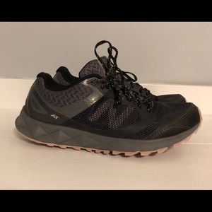 WOMENS NEW BALANCE 590 V3 black clean shoes